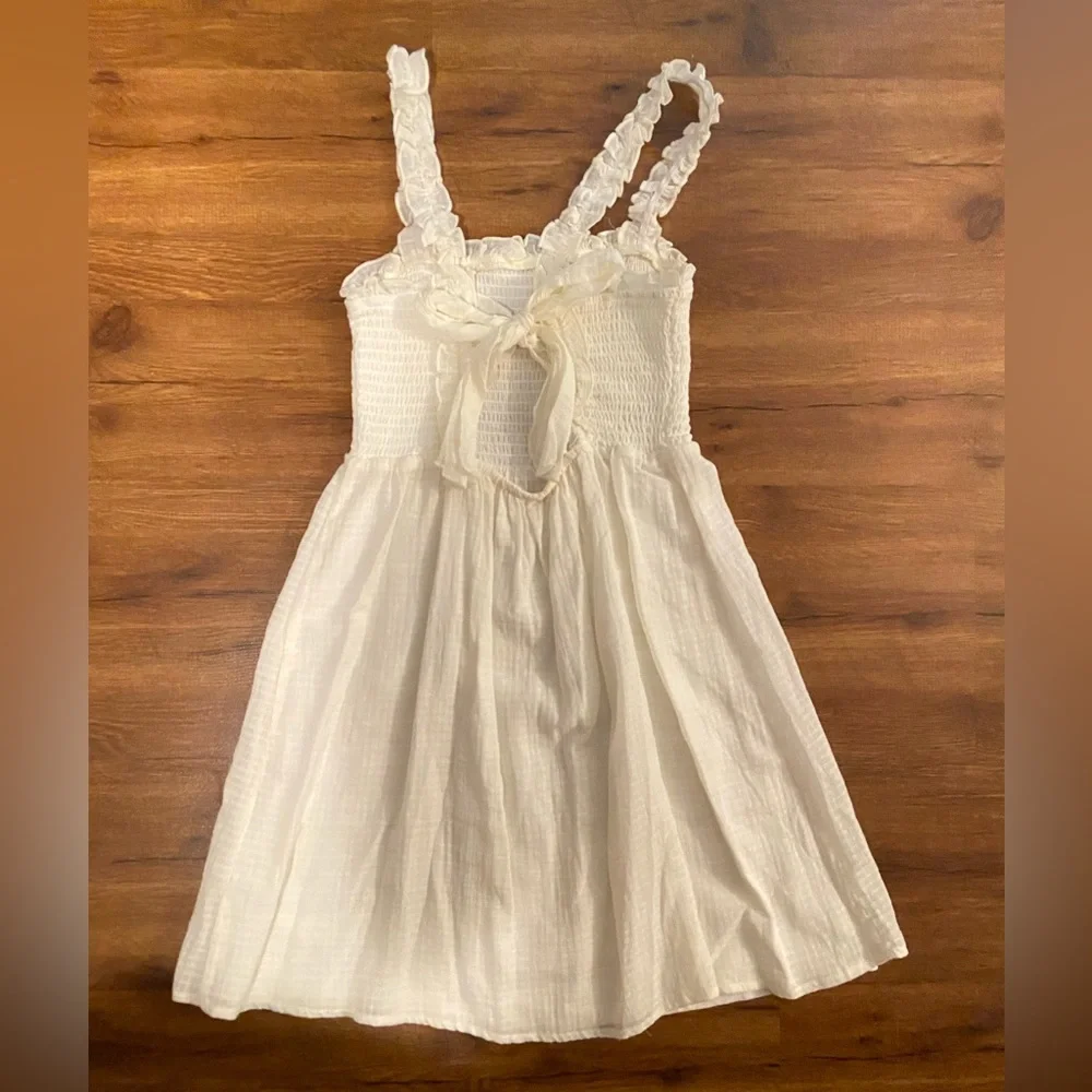 Off white smocked sleeveless dress - Picture 2 of 2